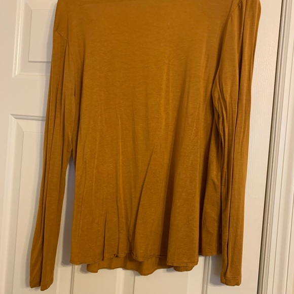 Top - Picture 4 of 4